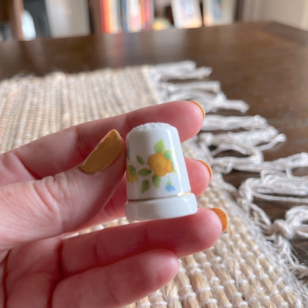 10 for $20! Purchased in Scotland! Adorable Floral Ceramic Thimble
